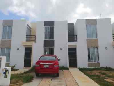 Casa nueva en renta ¡Excelente ubicación zona residencial!
