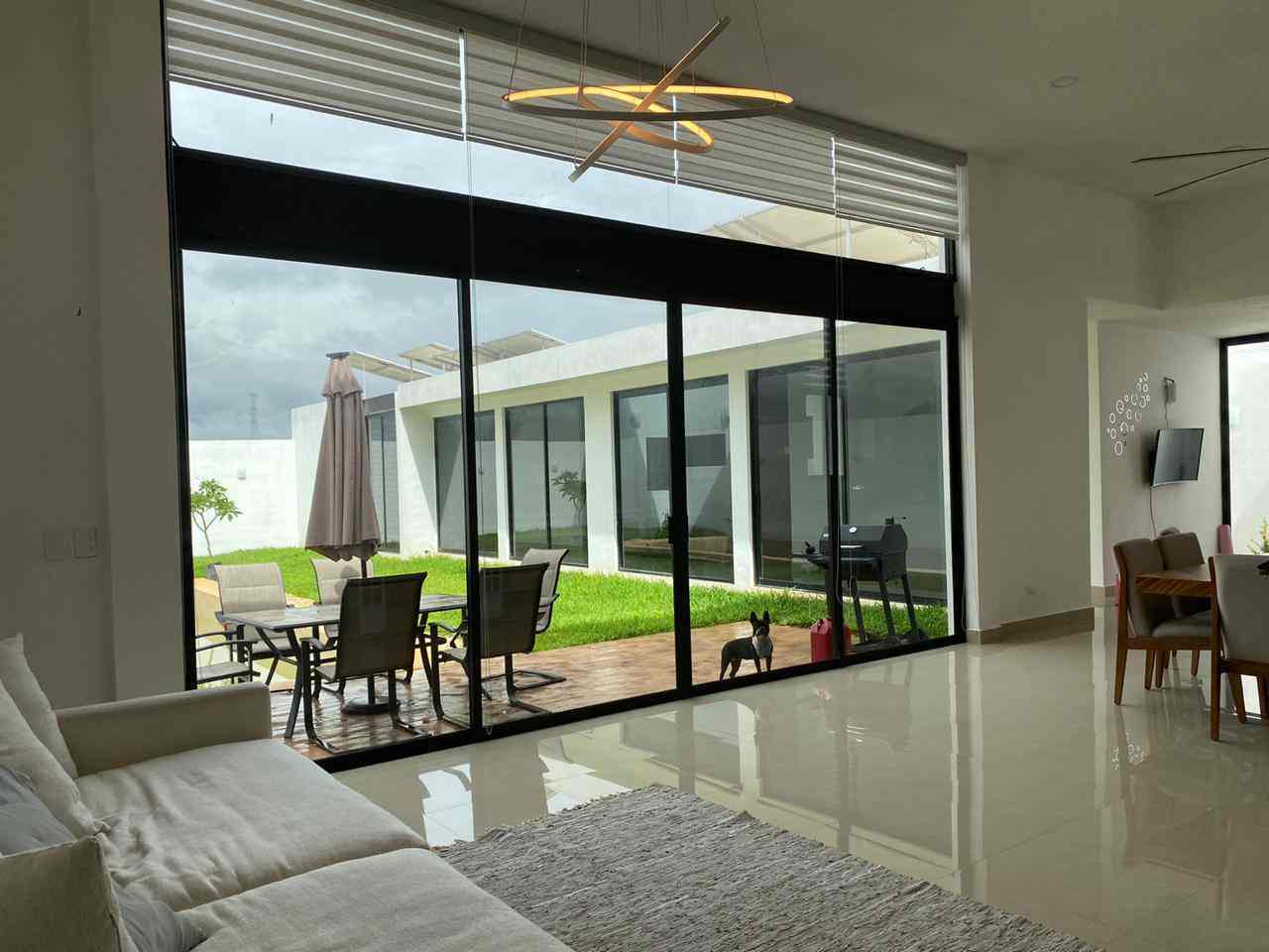 Amplia casa con gran jardín, con o sin muebles y Petfriendly.