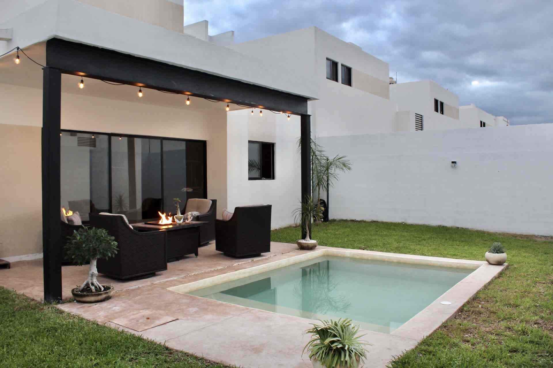 Casa semi amueblada, con alberca y amplios espacios en zona norte.