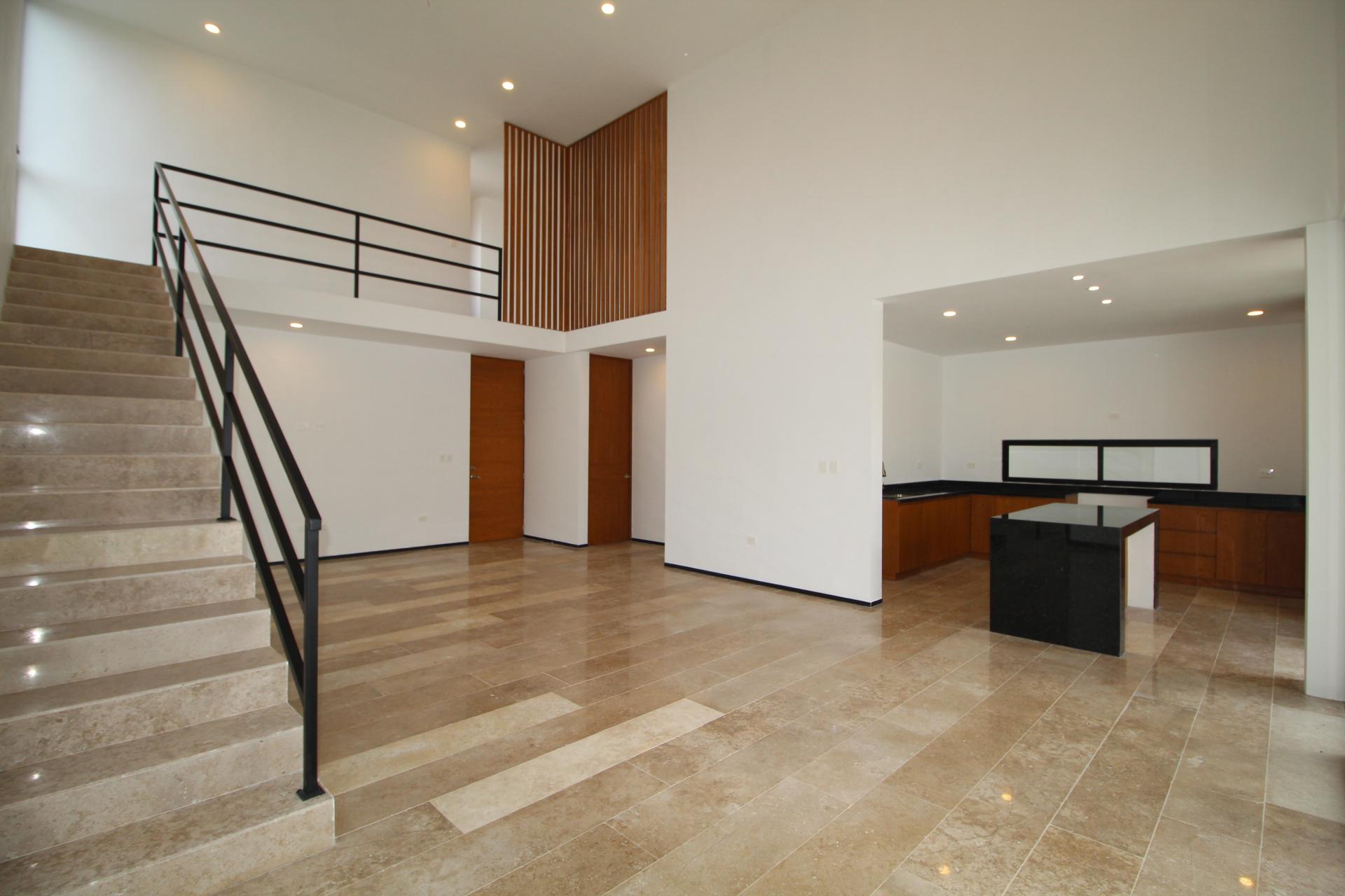Casa Laja, de 4 recámaras, alberca, lista para entrega inmediata.