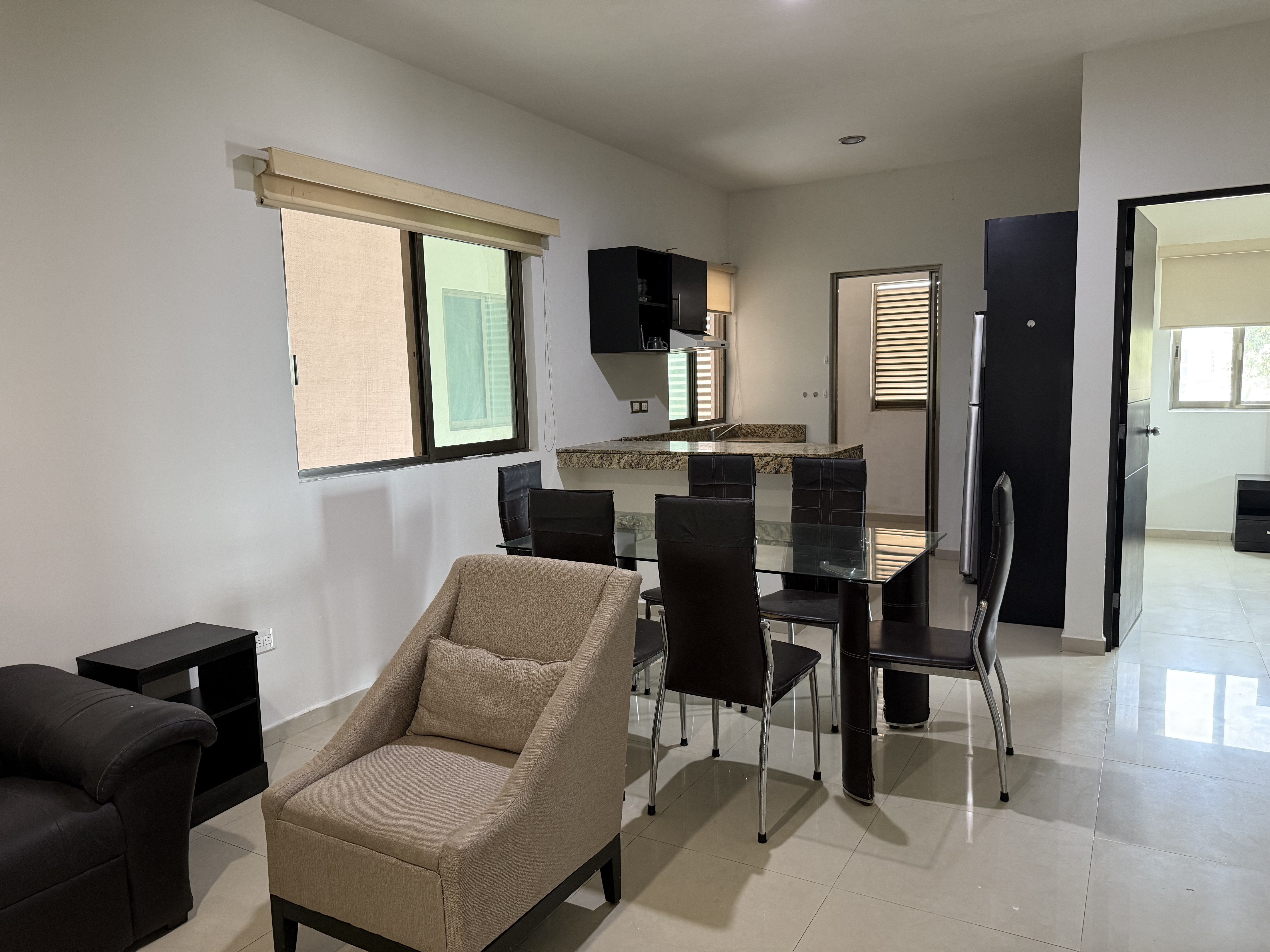 Departamento amueblado de dos habitaciones, con servicios incluidos.