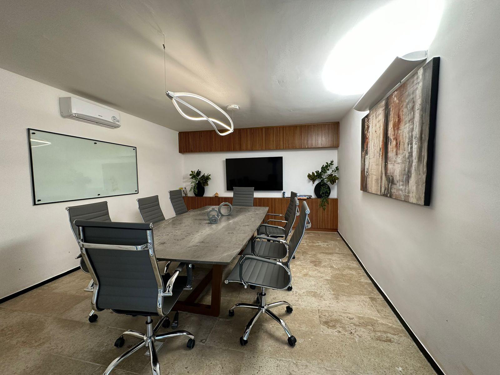 Oficinas privadas a tan solo una cuadra de Prolongación Montejo.