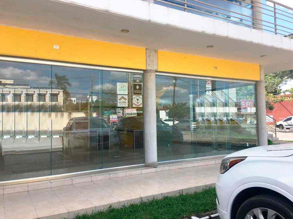 Local en renta en avenida transitada, al norte de Mérida.